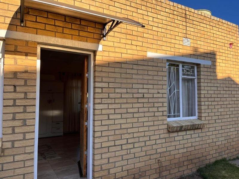 4 Bedroom Property for Sale in Ladybrand Free State